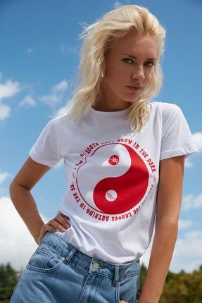 Beyaz Baskılı Basic Örme T-Shirt TWOSS22TS2316