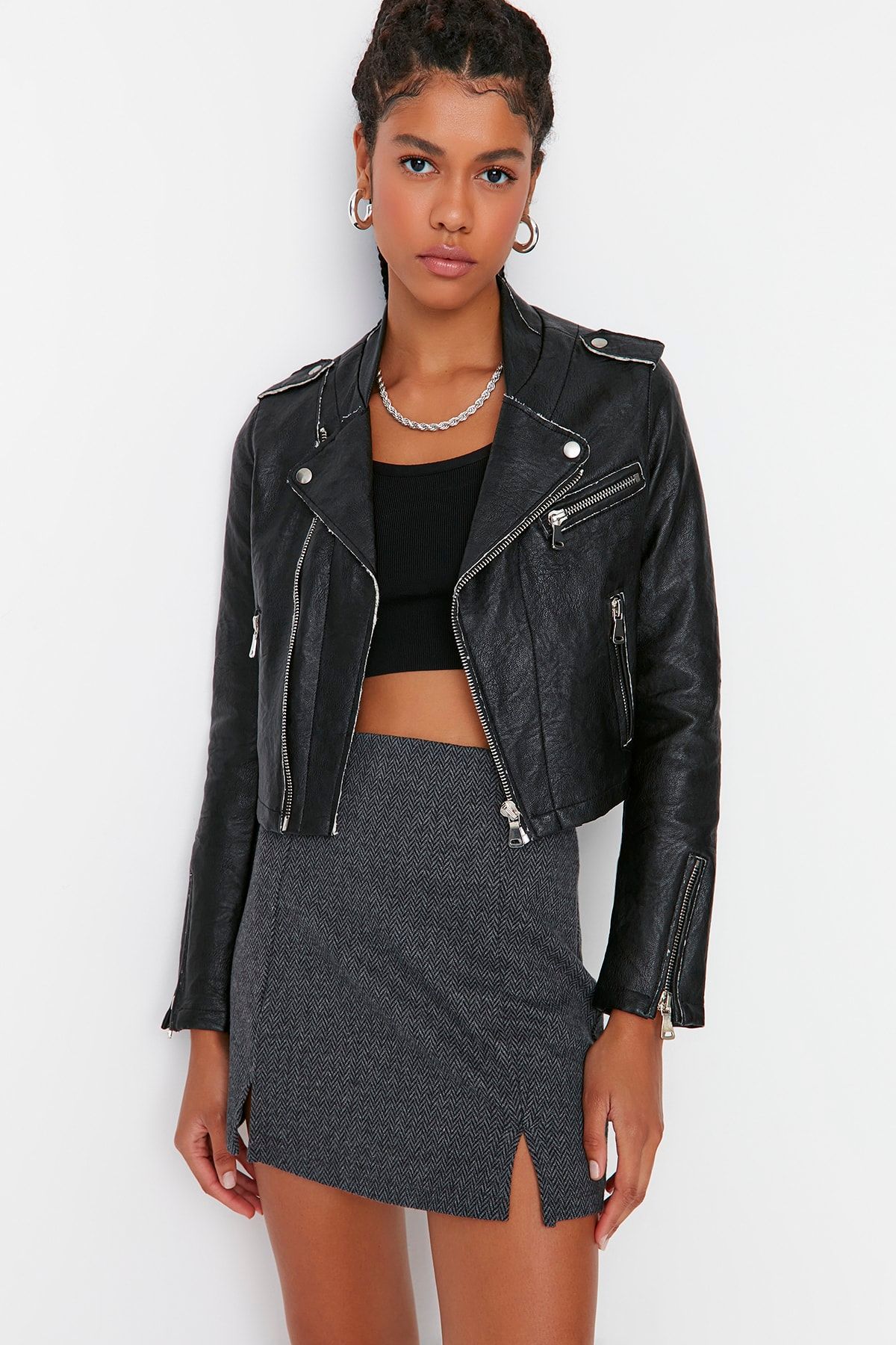 complete the look image