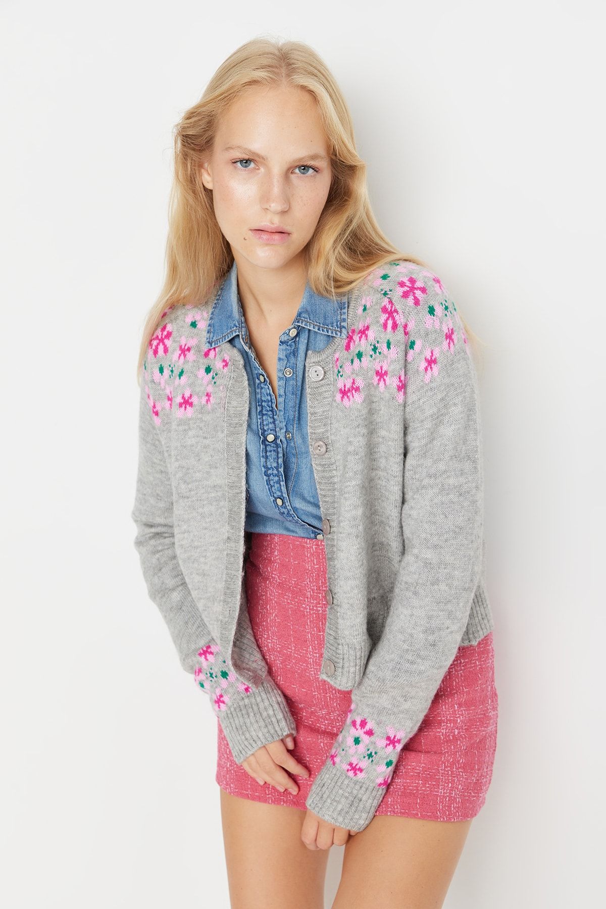 Trendyol Collection Strickjacke Grau Regular Fit