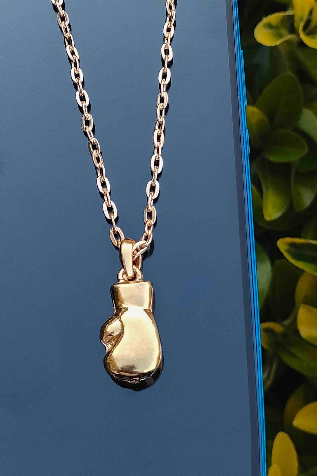 Buy 18KT Gold Boxing Glove Necklace by FKJewellers - FKJNKL18KU1119 – FK  Jewellers UAE