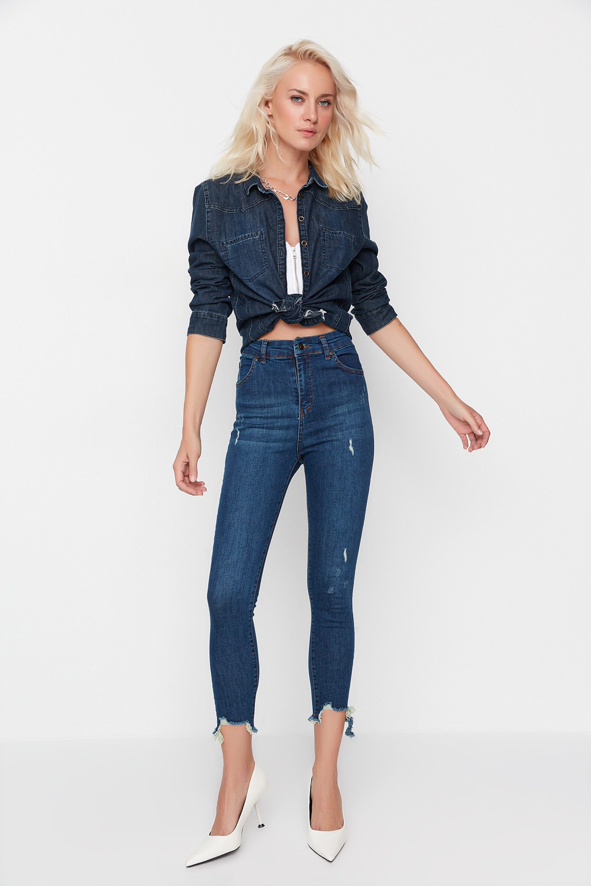 Trendyol Collection Сині джинси з високою талією, еластичні, зі рваними штанинами TWOSS20JE0299