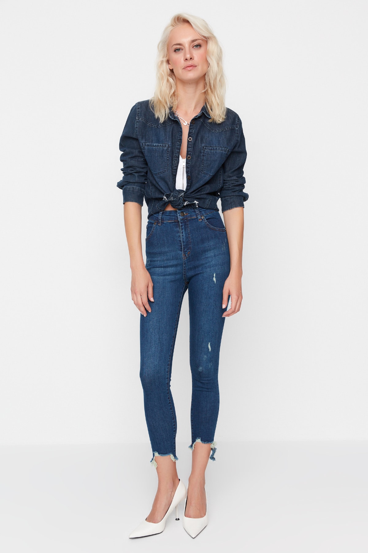 Trendyol Collection Сині джинси з високою талією, еластичні, зі рваними штанинами TWOSS20JE0299