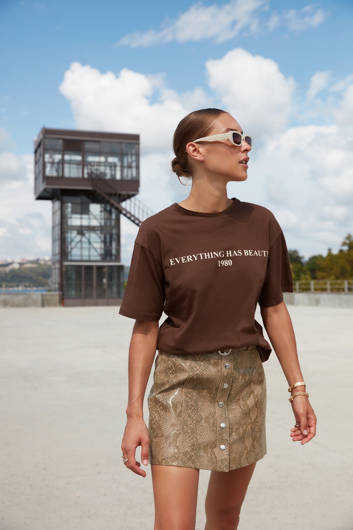 Trendyol Collection T-Shirt - Brown - Relaxed fit