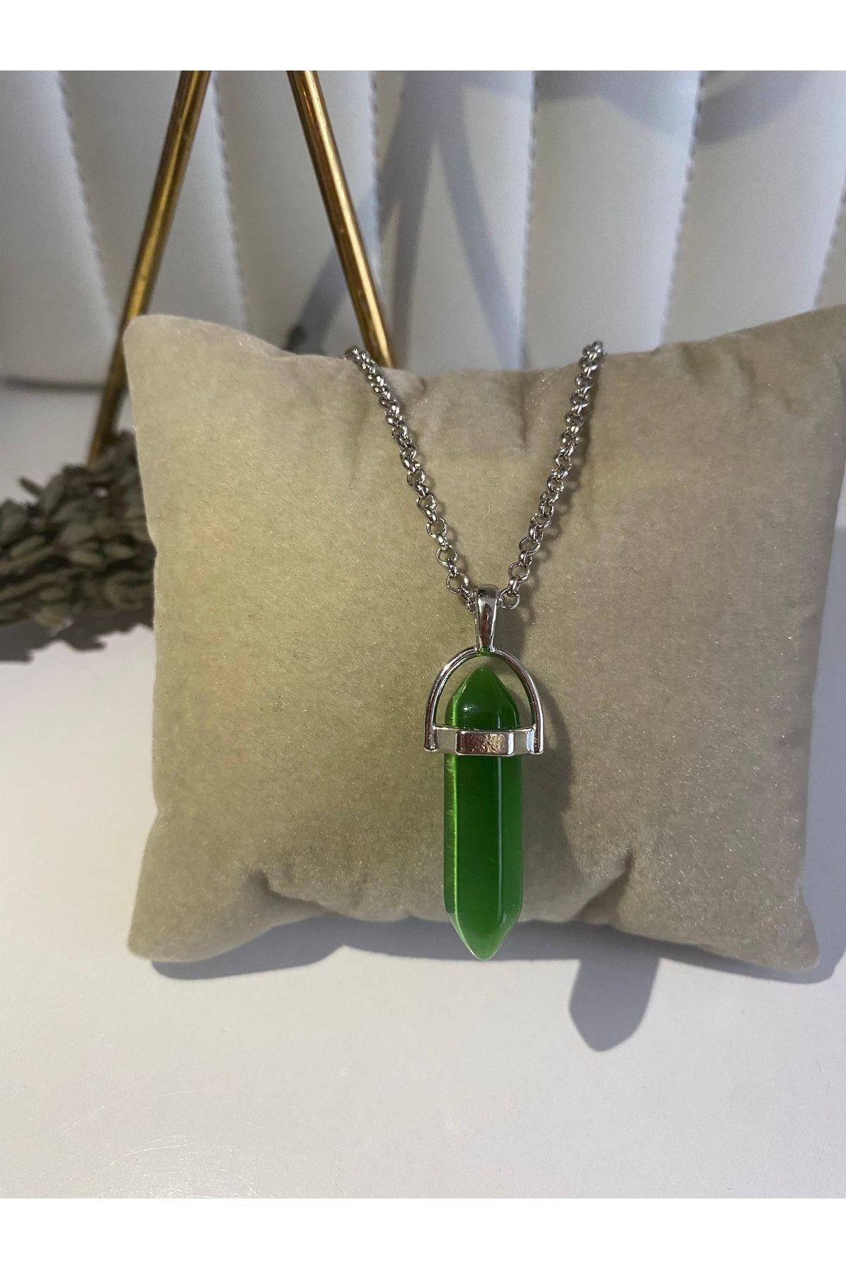 Emerald deals crystal necklace