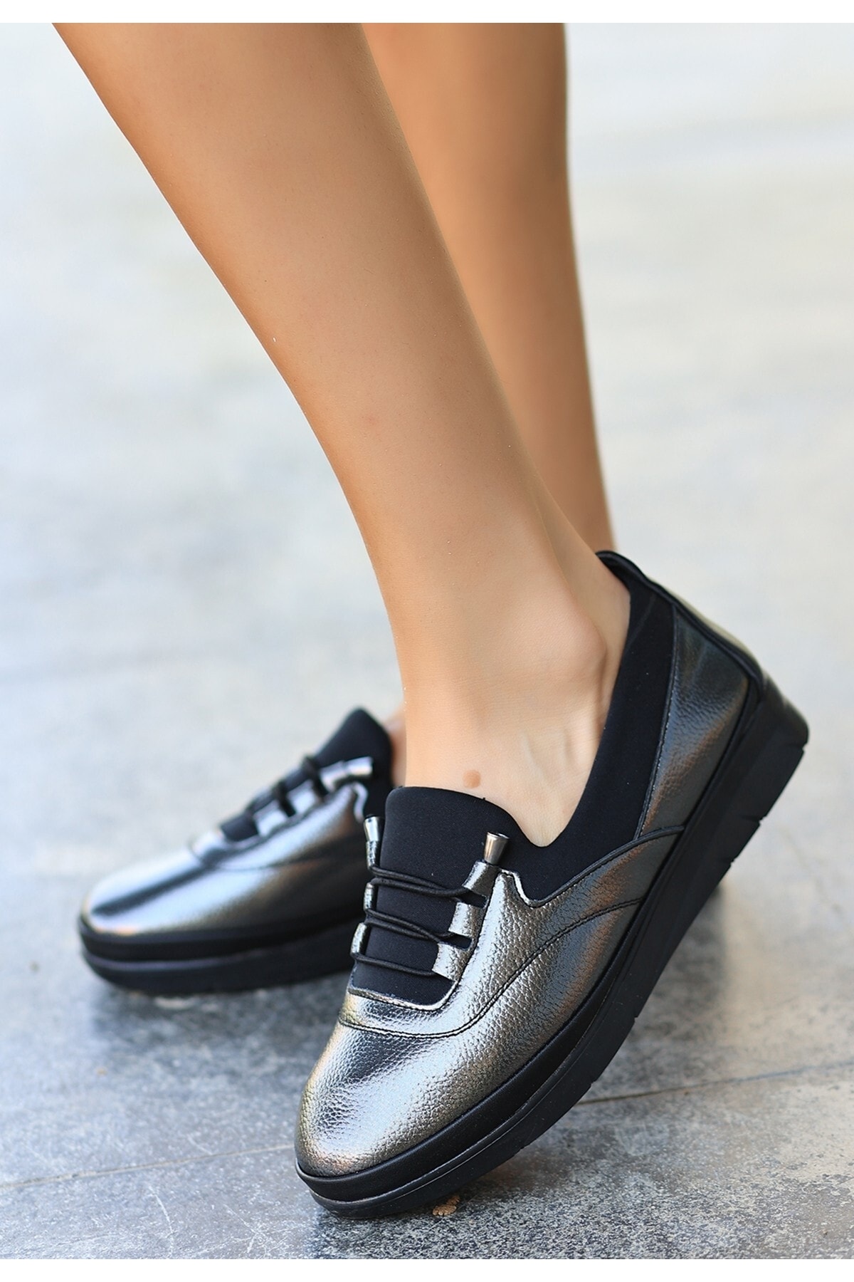 Laxi Platin Rugan Bağcıklı Spor Ayakkabı