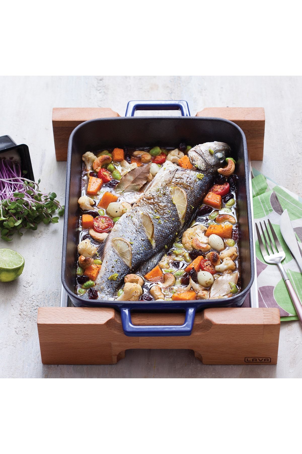 Lava-Cast Rectangular Rosto and Baking Tray Beech Serving Wood Cast Iron Solid Double Handle Size 6