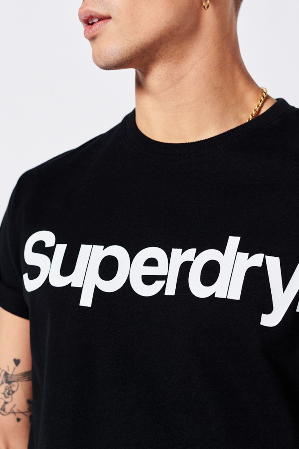 Trendyol - - SUPERDRY - Regular Fit Schwarz T-Shirt