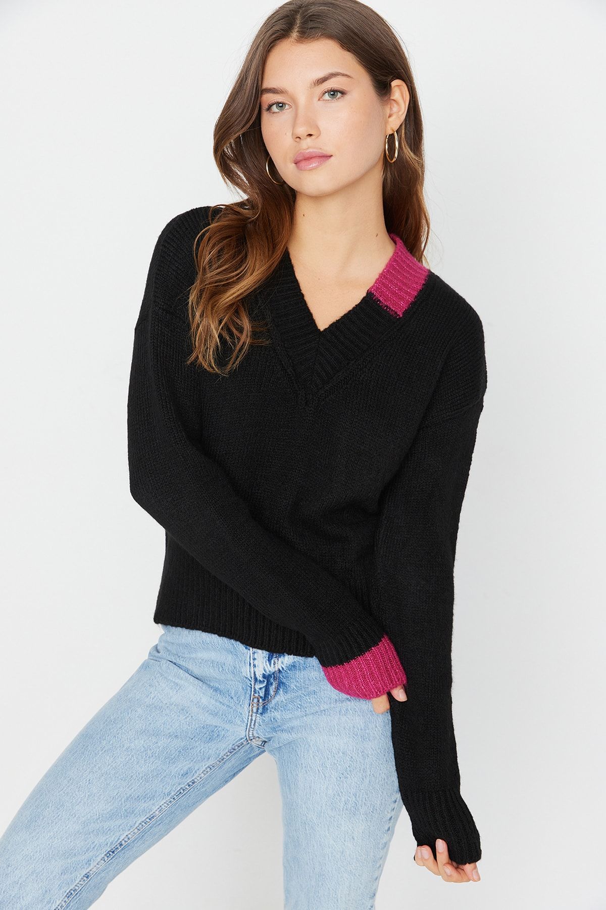 Trendyol Collection Pullover Schwarz Regular Fit YB8749