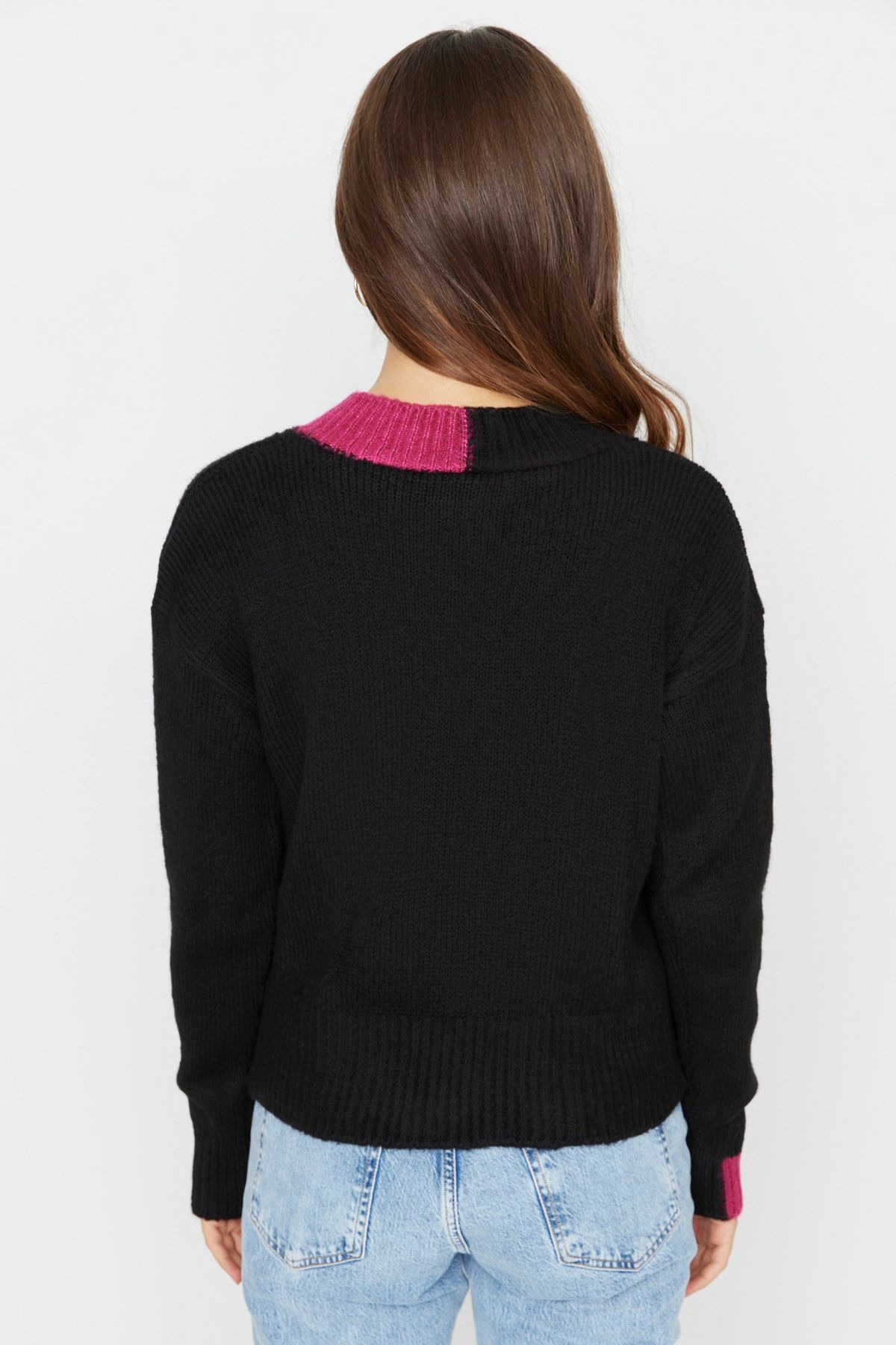 Trendyol Collection Pullover Schwarz Regular Fit YB8749