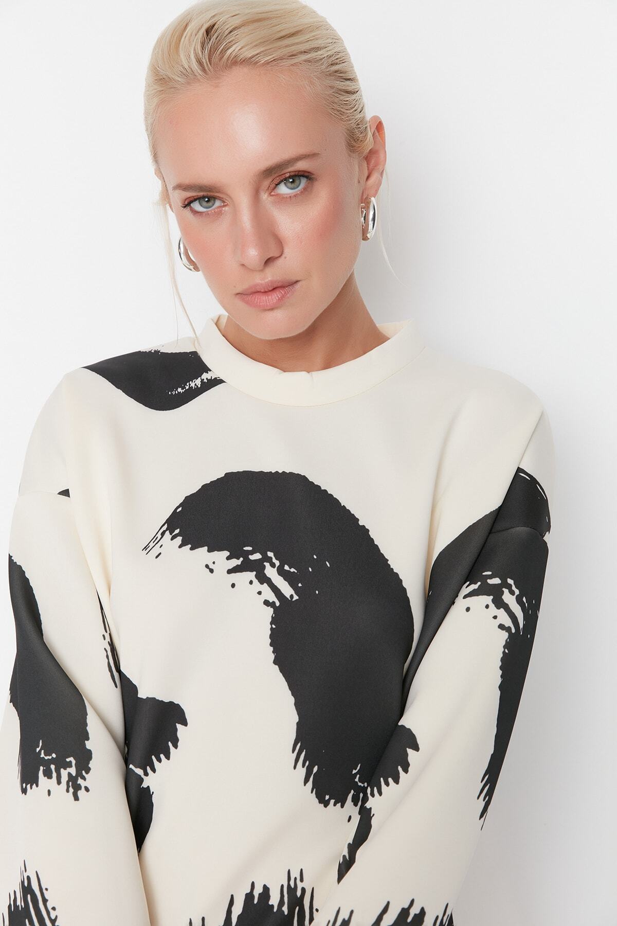 Trendyol Modest-Pletená mikina s bílým vzorem Crew Neck Scuba TCTAW23TW00049 3