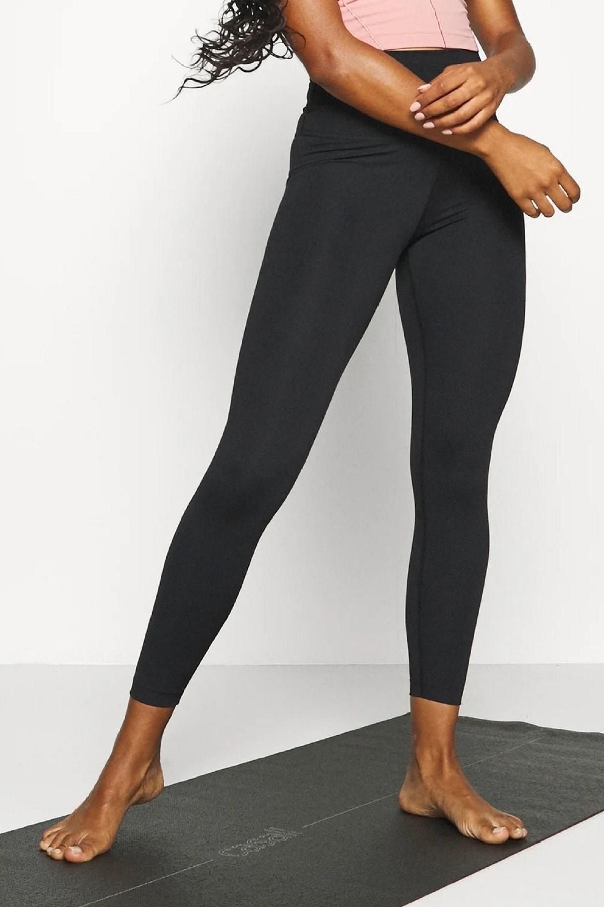 Nike Yoga 7/8 leggings in black