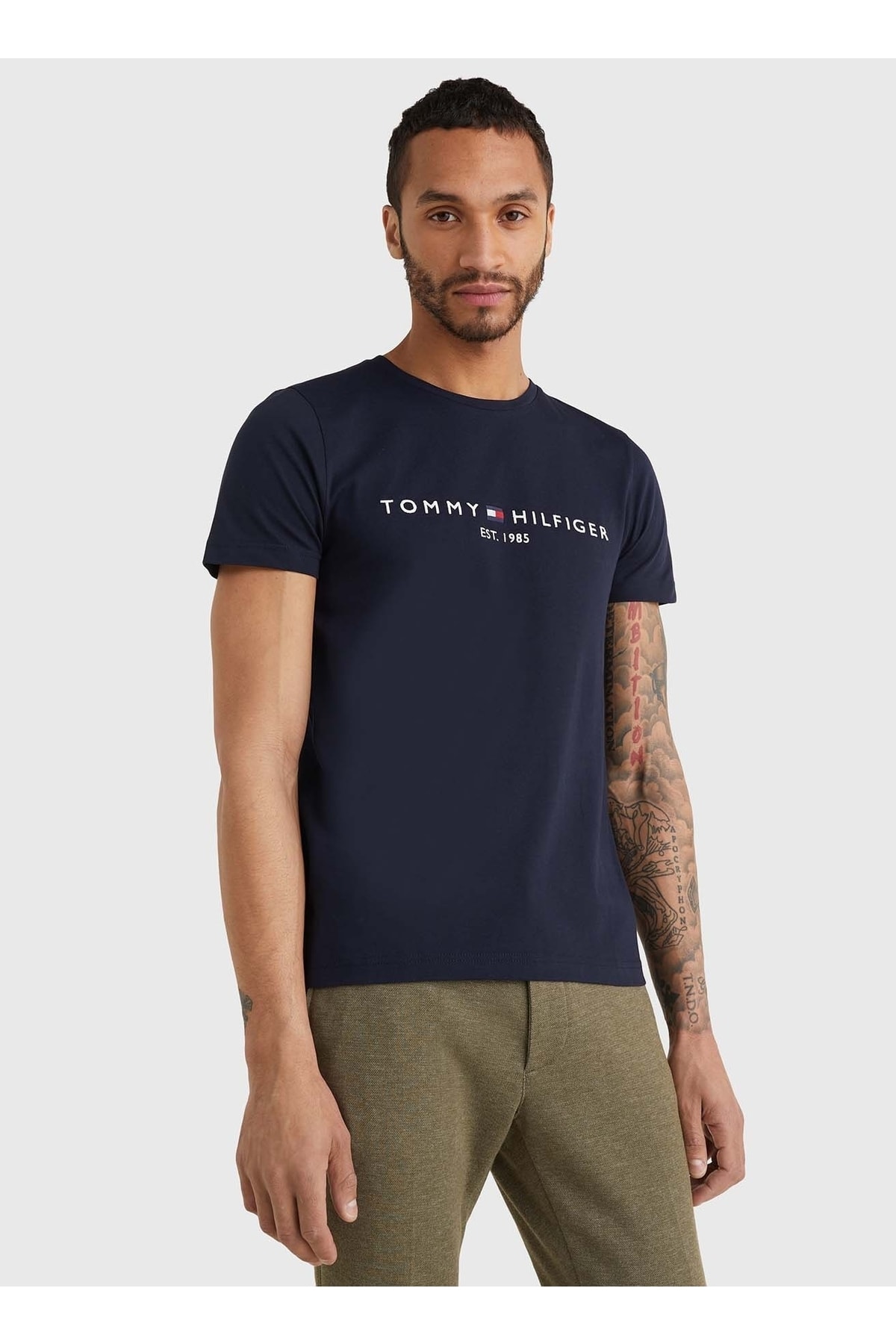 تیشرت Tommy Hilfiger تامی هیلفیگر مردانه یقه Mavi ماوی مردانه Mw0mw11465403 اورجینال - تصویر 2
