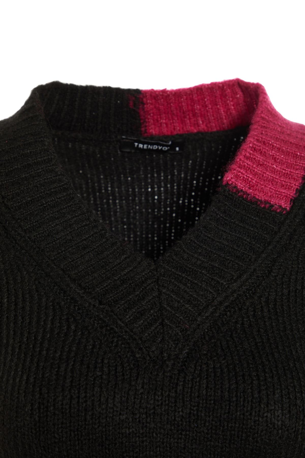 Trendyol Collection Pullover Schwarz Regular Fit YB8749