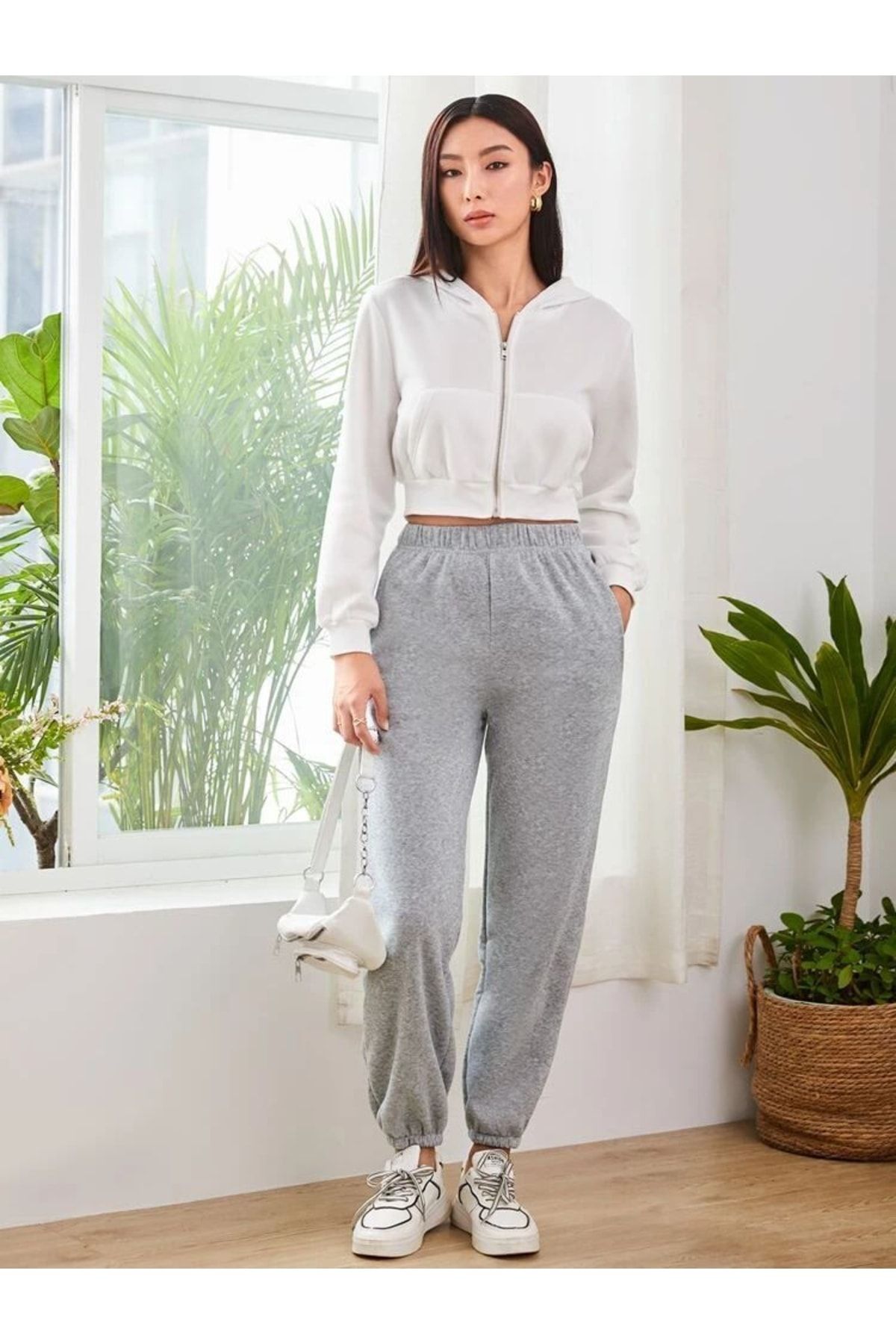 My Blog-Gray Jogger Sweatpants with Elastic Waist and Leg Pockets 4
