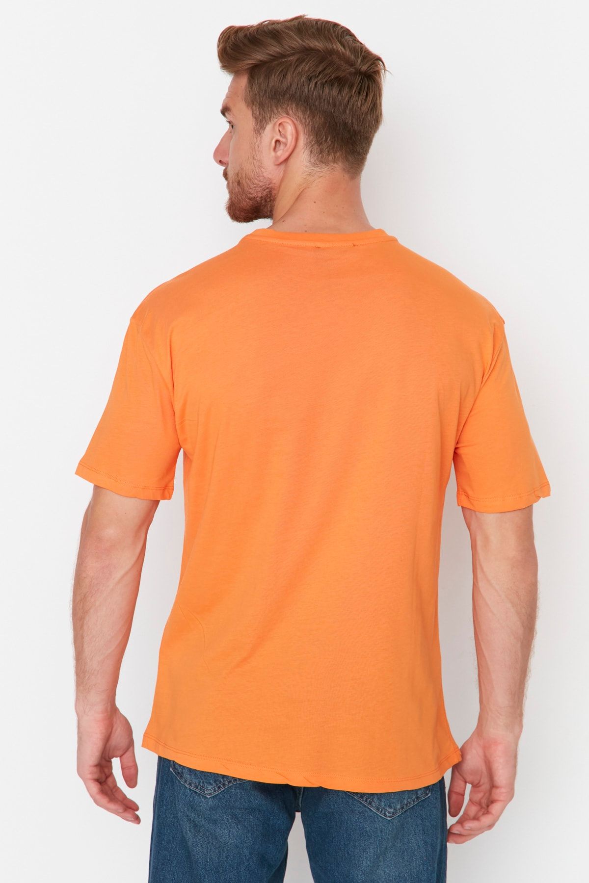 Turuncu Erkek Basic %100 Pamuklu Relaxed Fit Bisiklet Yaka Kısa Kollu T-Shirt TMNSS22TS0273