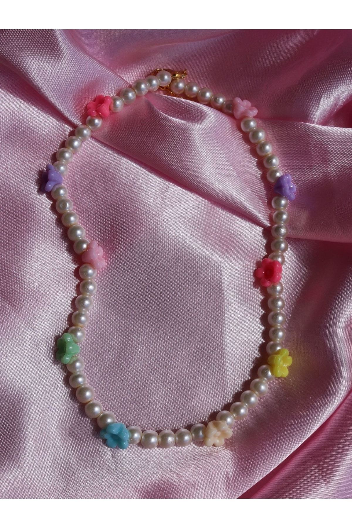Glass shop pearl necklace