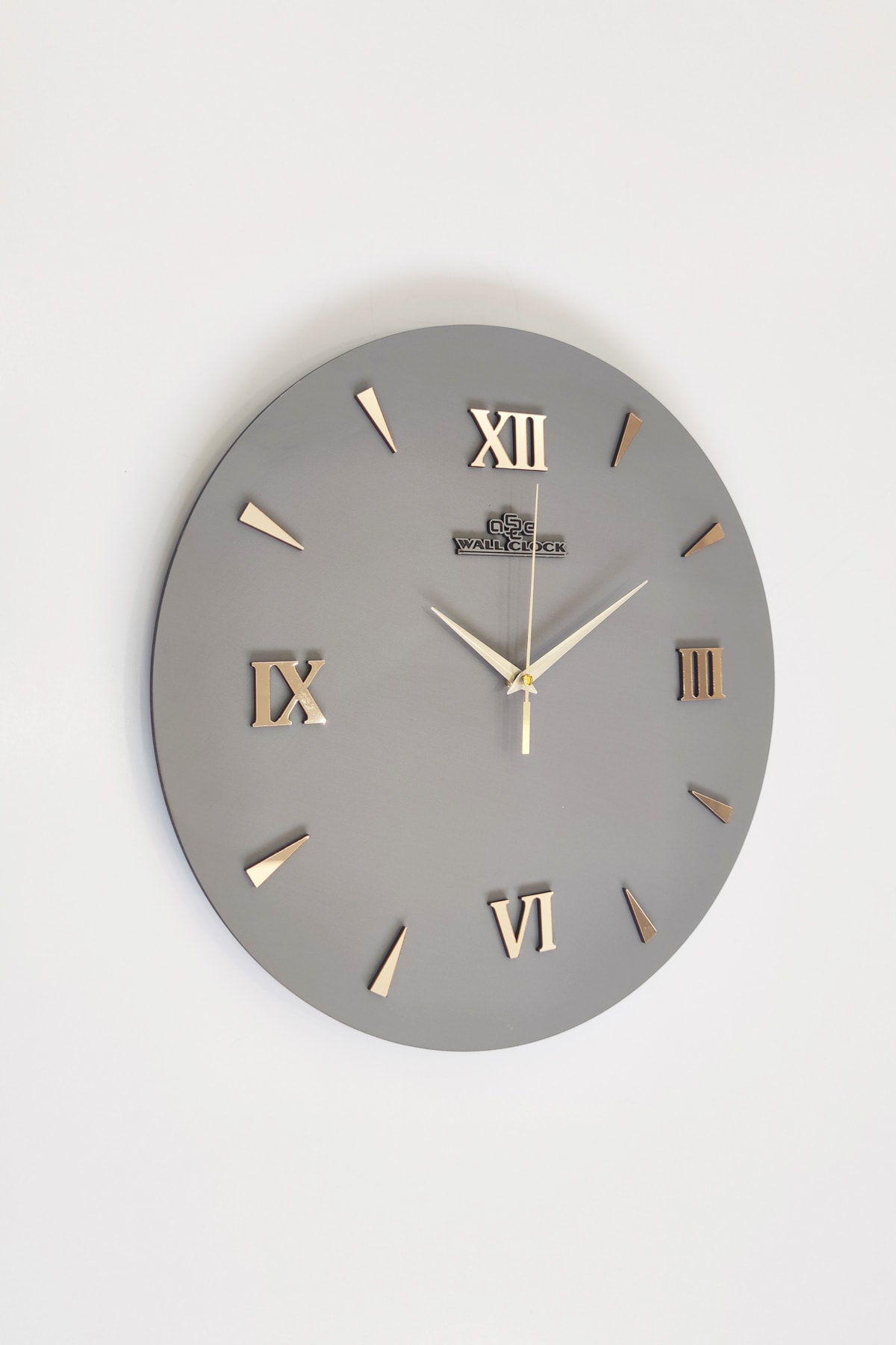aSSe Tasarım Özel Dekoratif Roma Rakamlı Aynalı Duvar Saati Antrasit & Gold Sessiz Mekanizma 37x37cm
