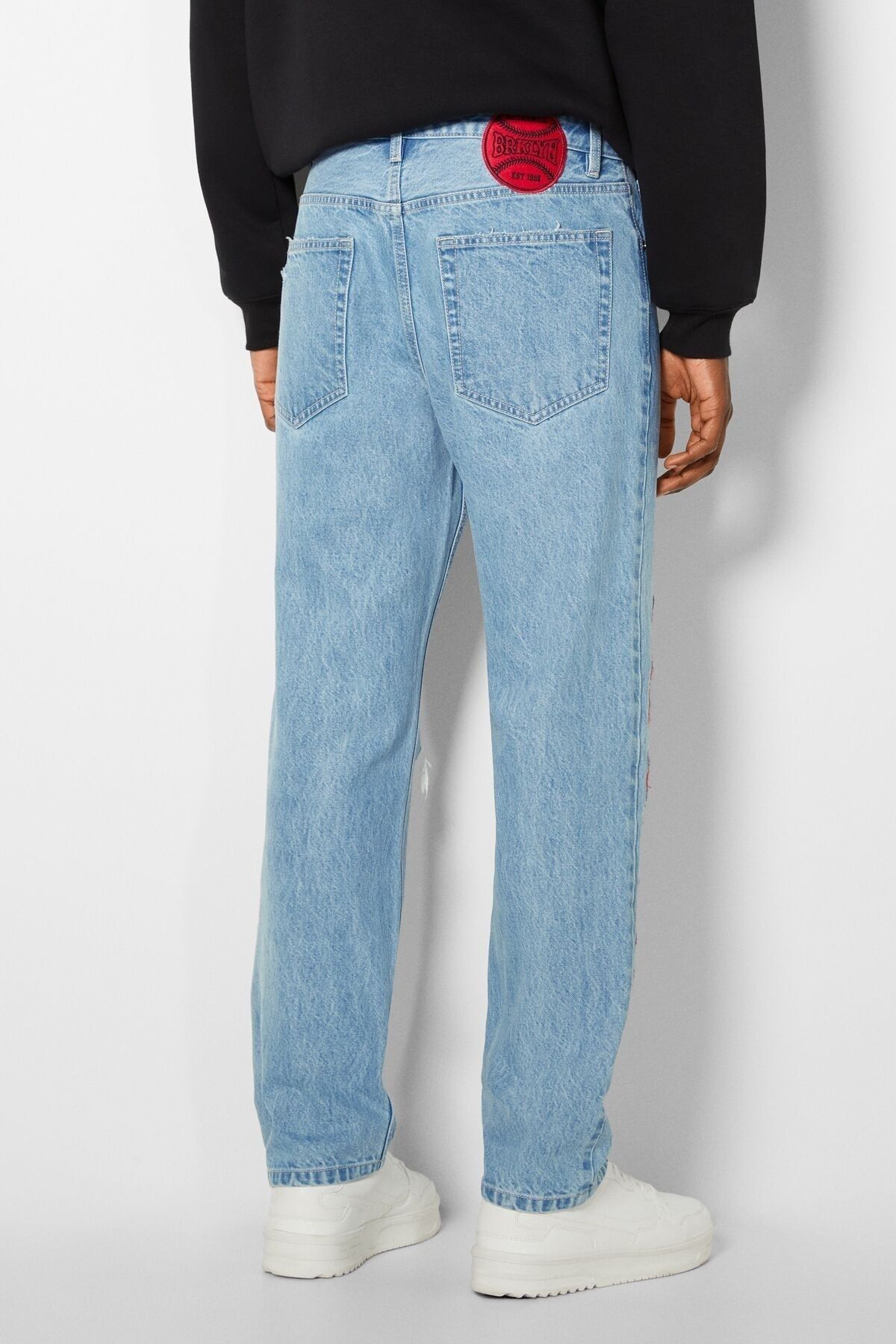 شلوار جین آبی جیب دار زیپ دار مدل گشاد طرحدار زاپ دار مردانه برشکا Bershka (برند اسپانیا)