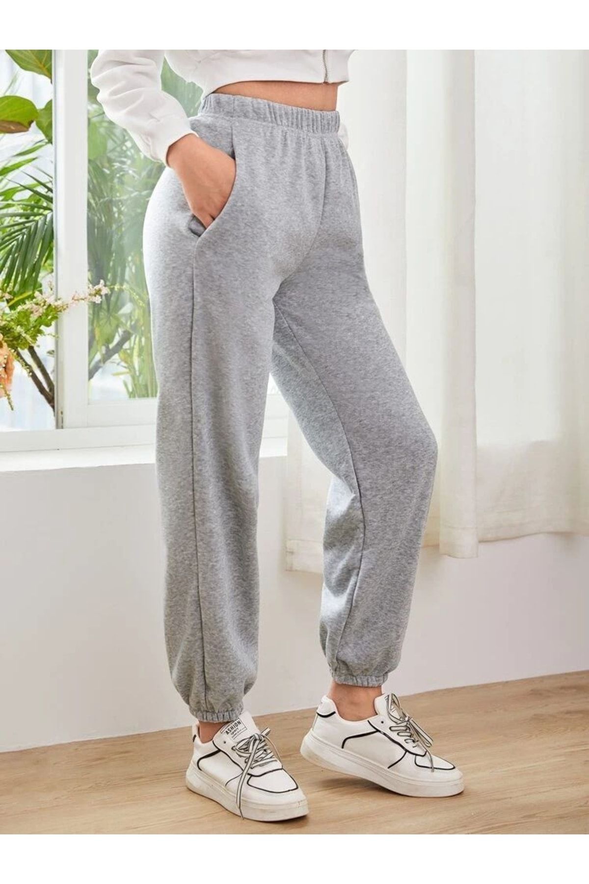 My Blog-Gray Jogger Sweatpants with Elastic Waist and Leg Pockets 5