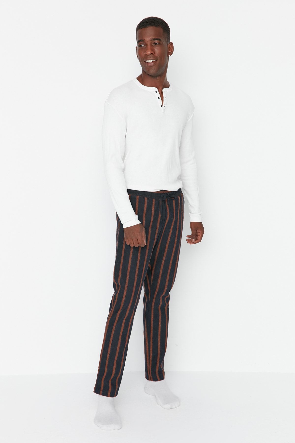 TRENDYOL MAN Lacivert Erkek Regular Fit Çizgili Orta Kalınlıkta Dokuma Pijama Altı TMNAW23PJ00036