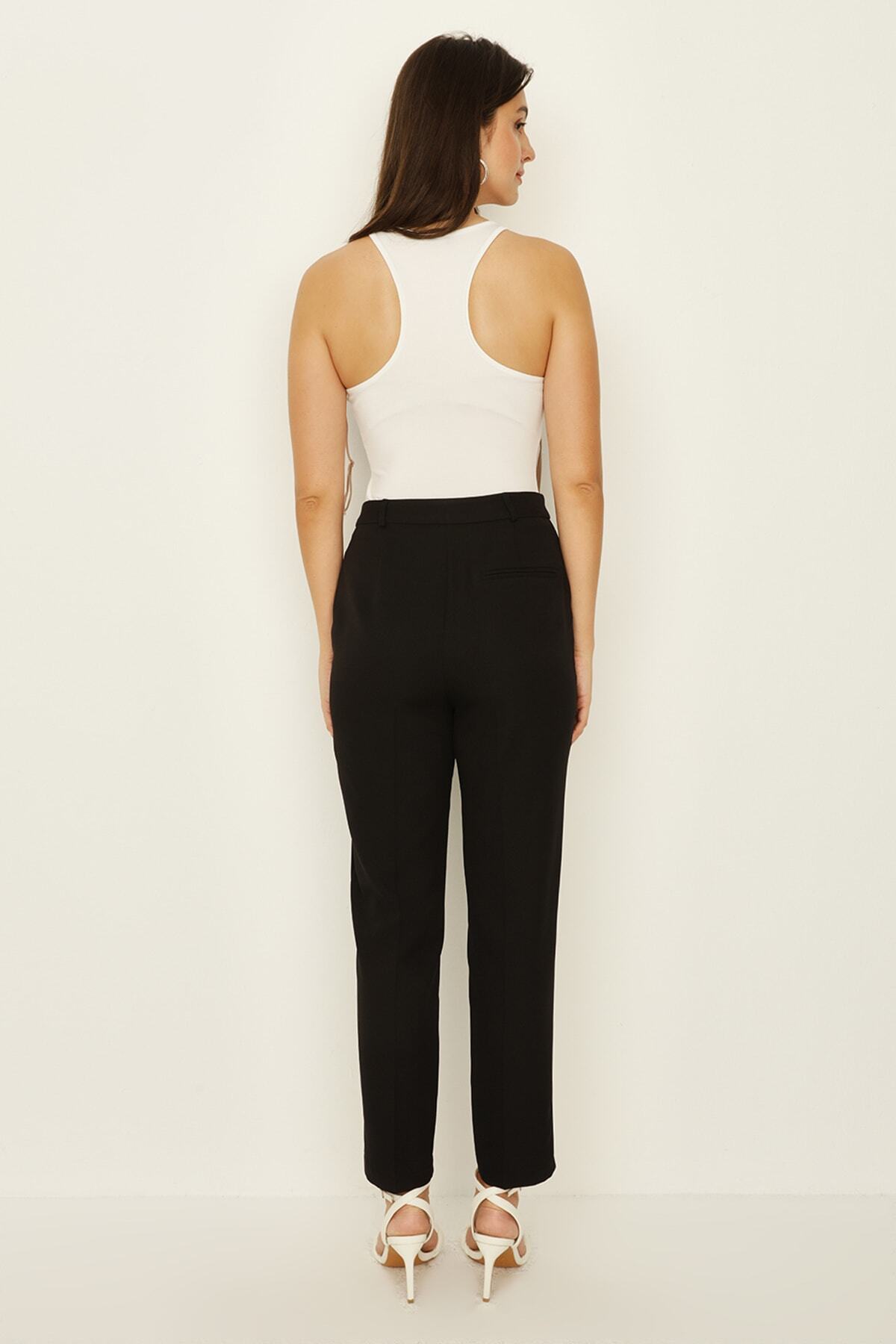 Select Moda-Pantaloni negri de damă cu țigară 6