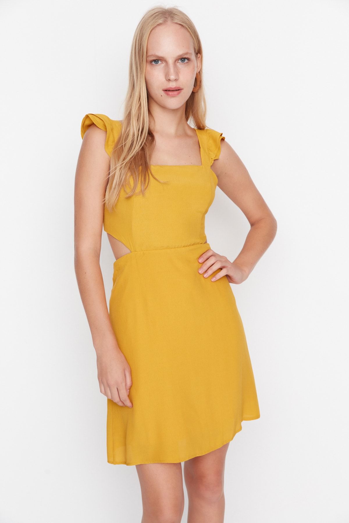 Trendyol Collection Kleid Gelb A-Linie Fast ausverkauft