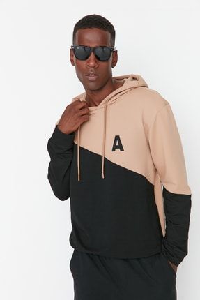 Siyah Erkek Regular Fit Uzun Kollu Kapüşonlu Panelli Baskılı Sweatshirt TMNAW22SW0070