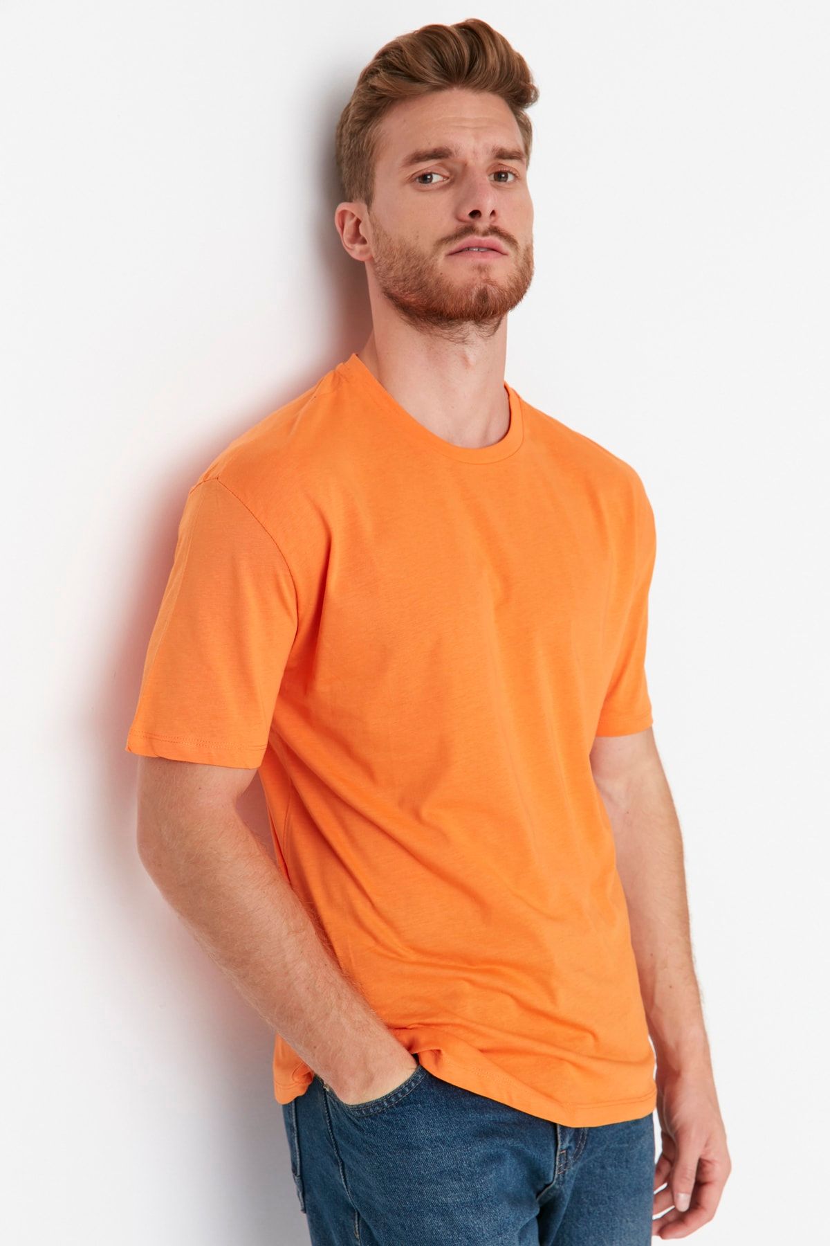 Turuncu Erkek Basic %100 Pamuklu Relaxed Fit Bisiklet Yaka Kısa Kollu T-Shirt TMNSS22TS0273