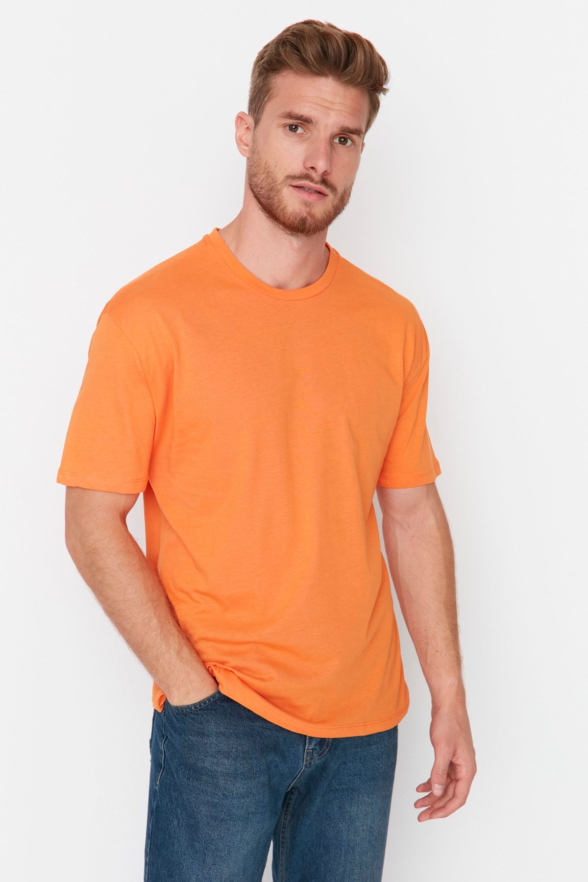 Turuncu Erkek Basic %100 Pamuklu Relaxed Fit Bisiklet Yaka Kısa Kollu T-Shirt TMNSS22TS0273