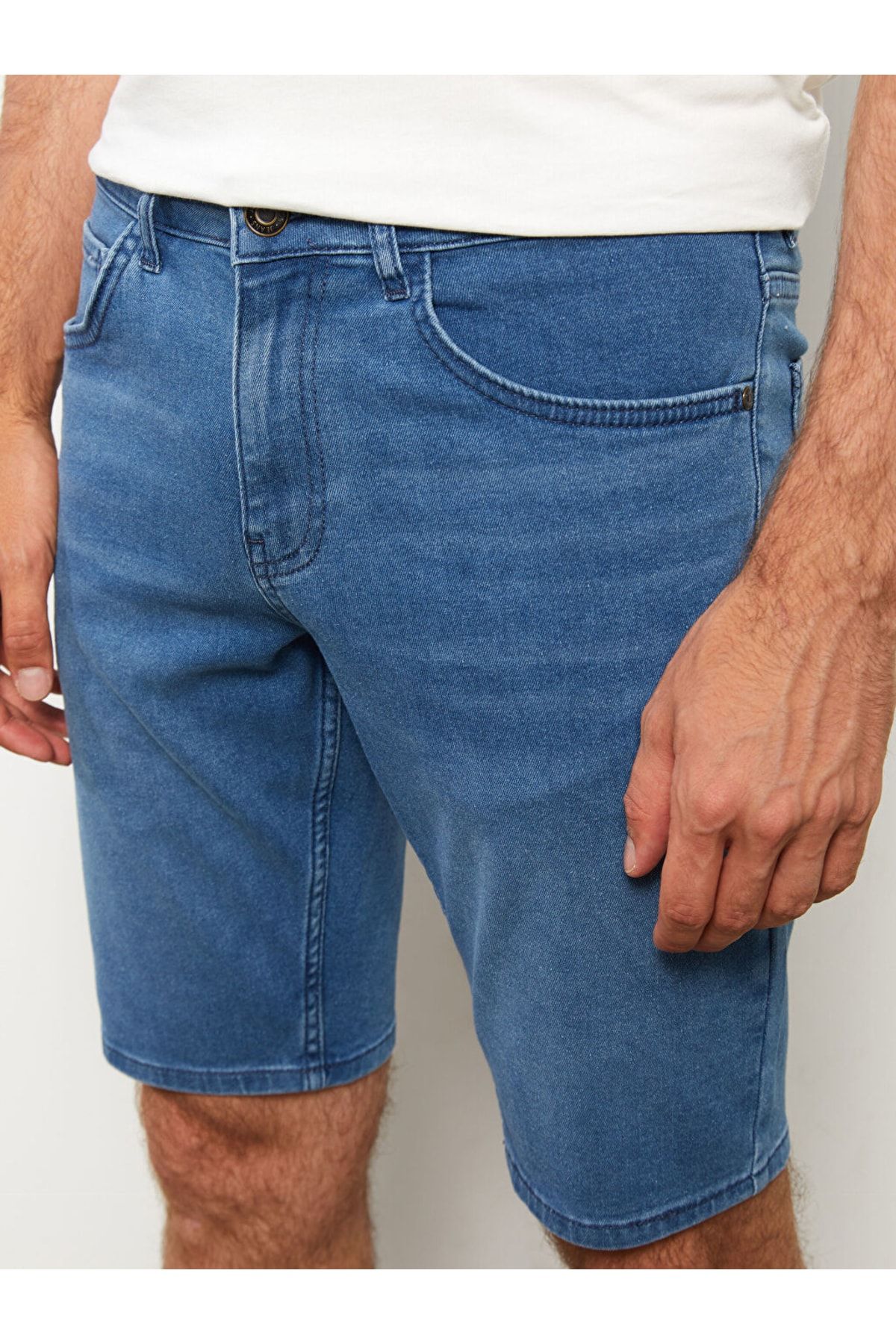 LC Waikiki-Męskie spodenki jeansowe o dopasowanym kroju 3
