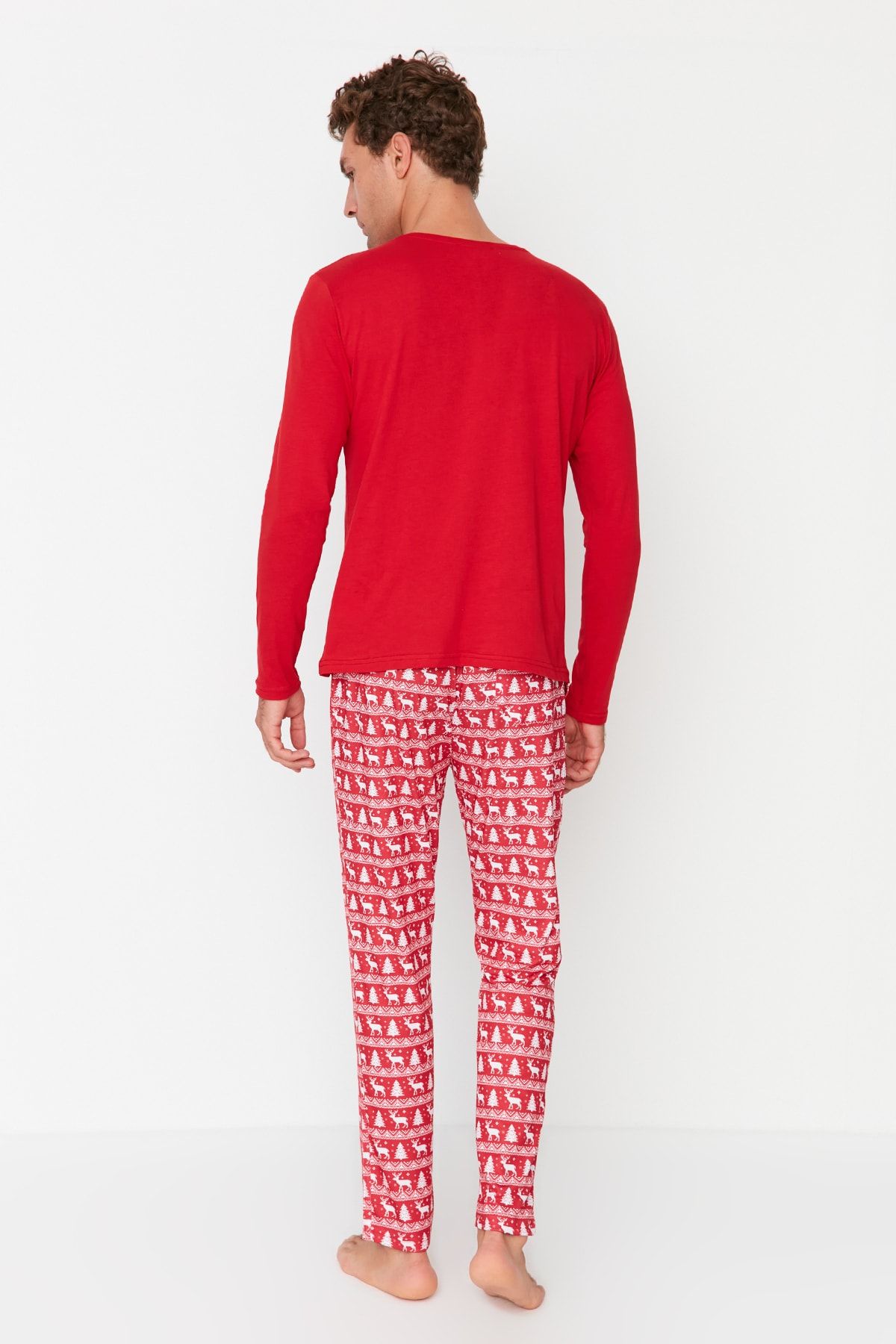 Trendyol Collection-Rot bedrucktes Strick-Pyjama-Set mit regulärer Passform TMNAW23PT00022 5