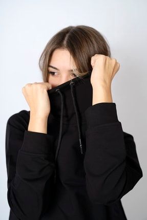 Siyah Yakası Ayarlanabilir Bağcıklı Sweatshirt BCSWT02