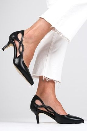 Violetta Siyah Renk Kısa Topuklu Kadın Ayakkabı 02130BLC