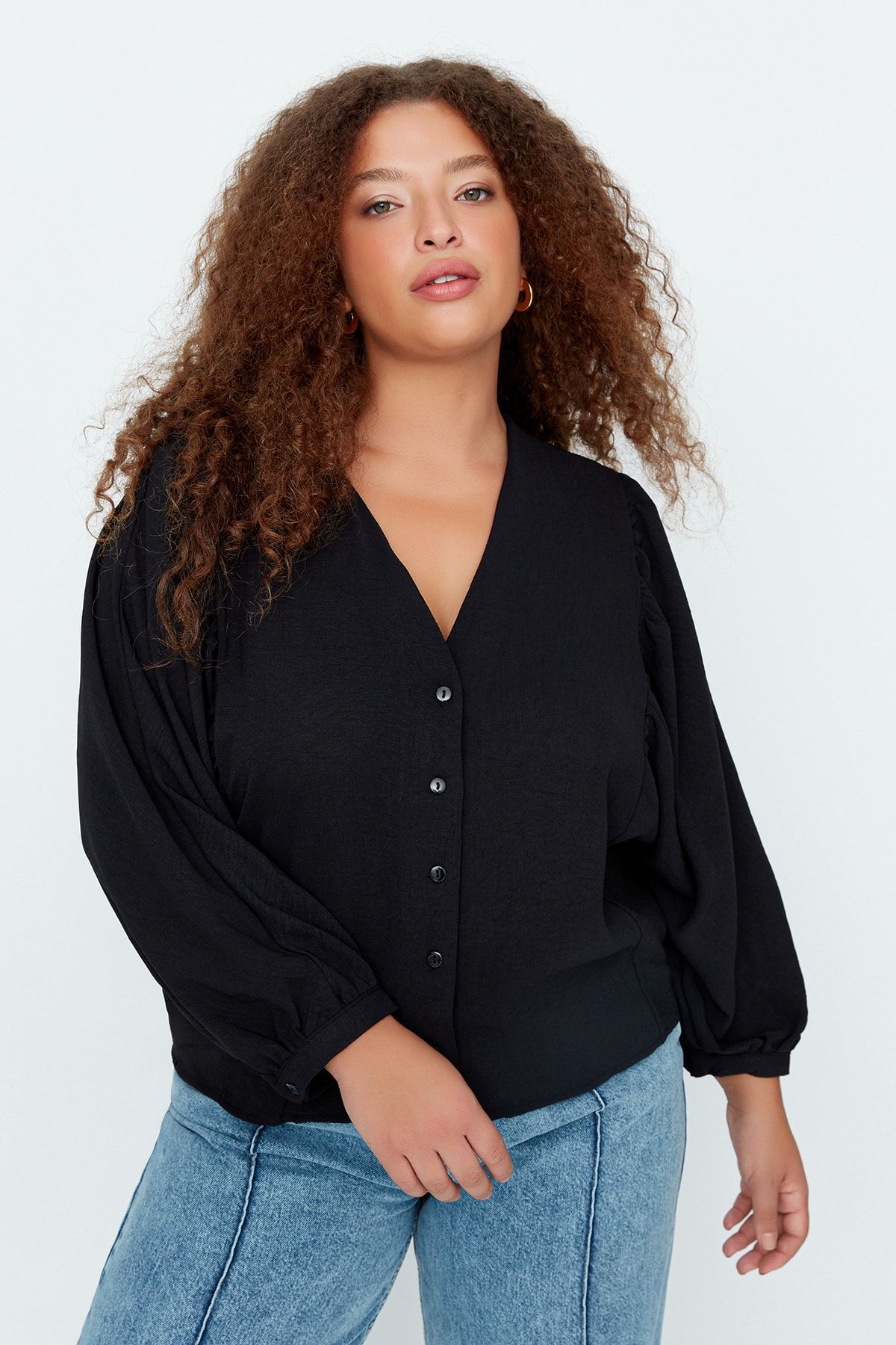 Trendyol Curve Große Größen in Hemd Schwarz Regular Fit Fast ausverkauft