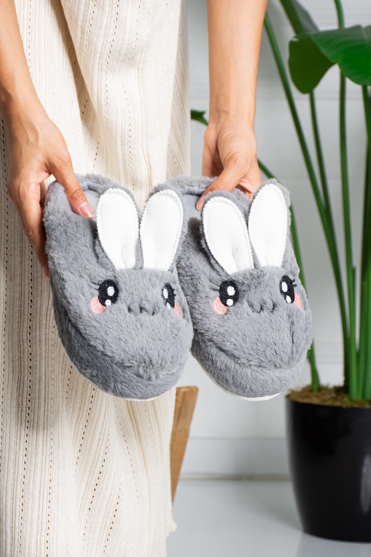  دمپایی‌های زنانه با طرح حیوانات پشمالو