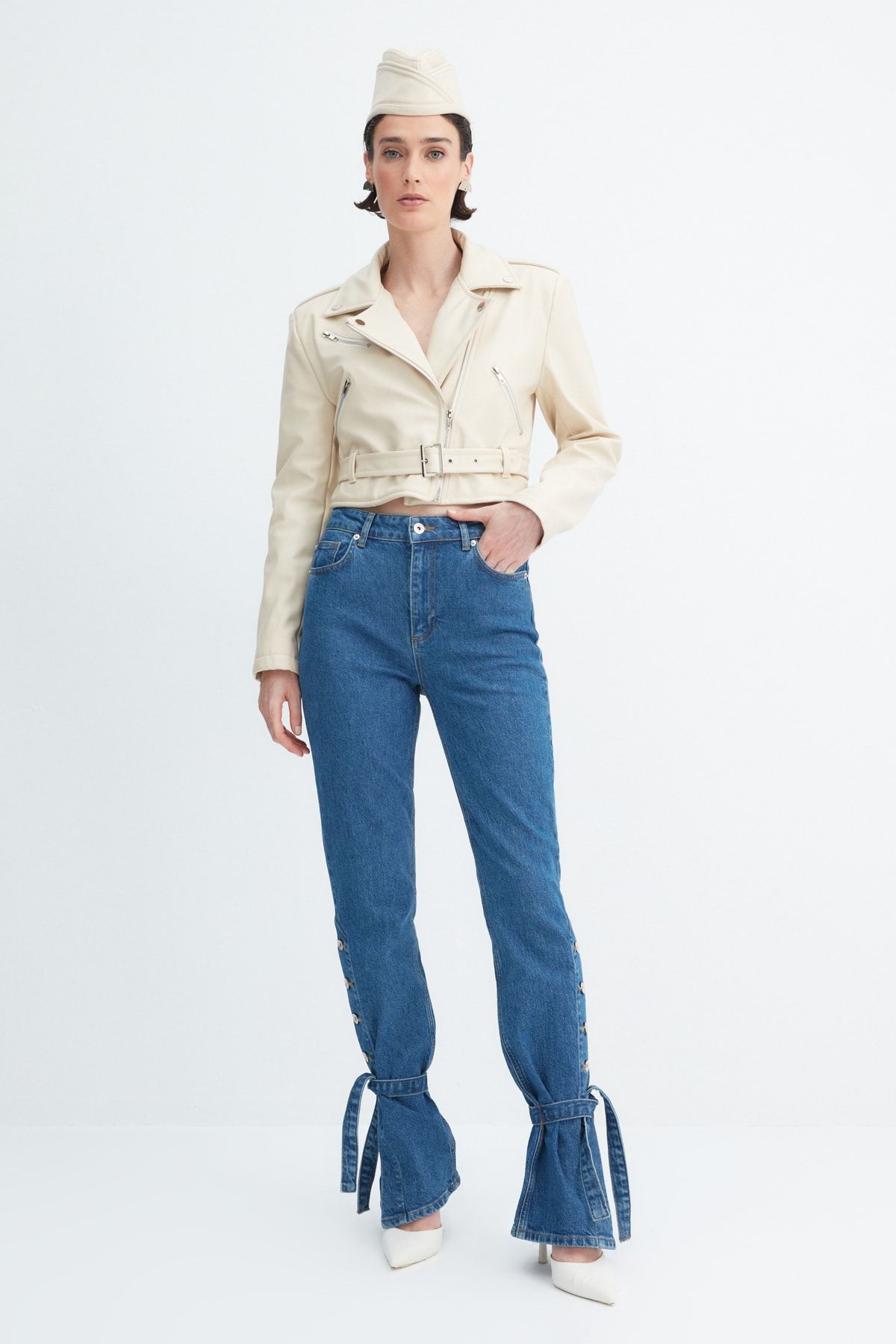 Trendyol Collection Jeans Blau Flared Fast ausverkauft