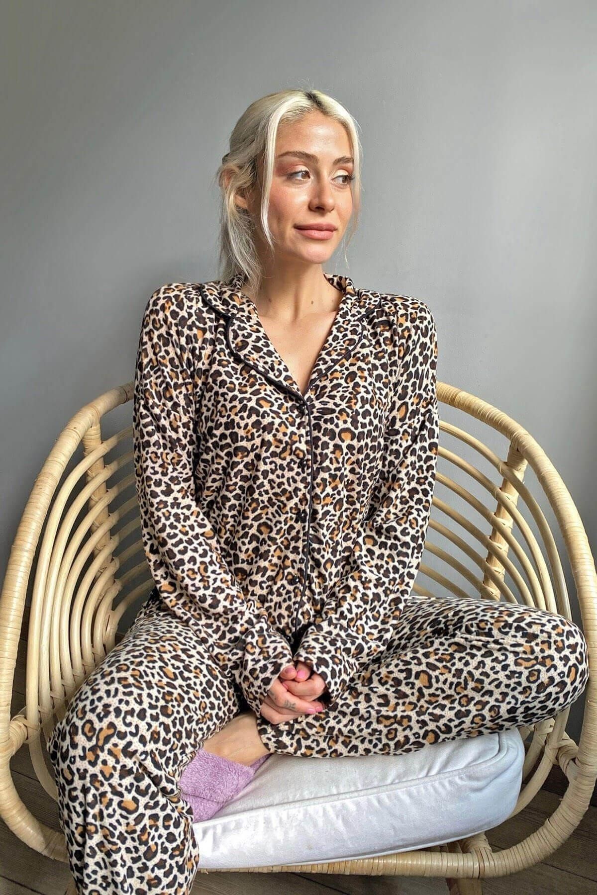 Pijamaevi-Sametový pyžamový set s dlouhým rukávem s leopardím potiskem na přední straně 3