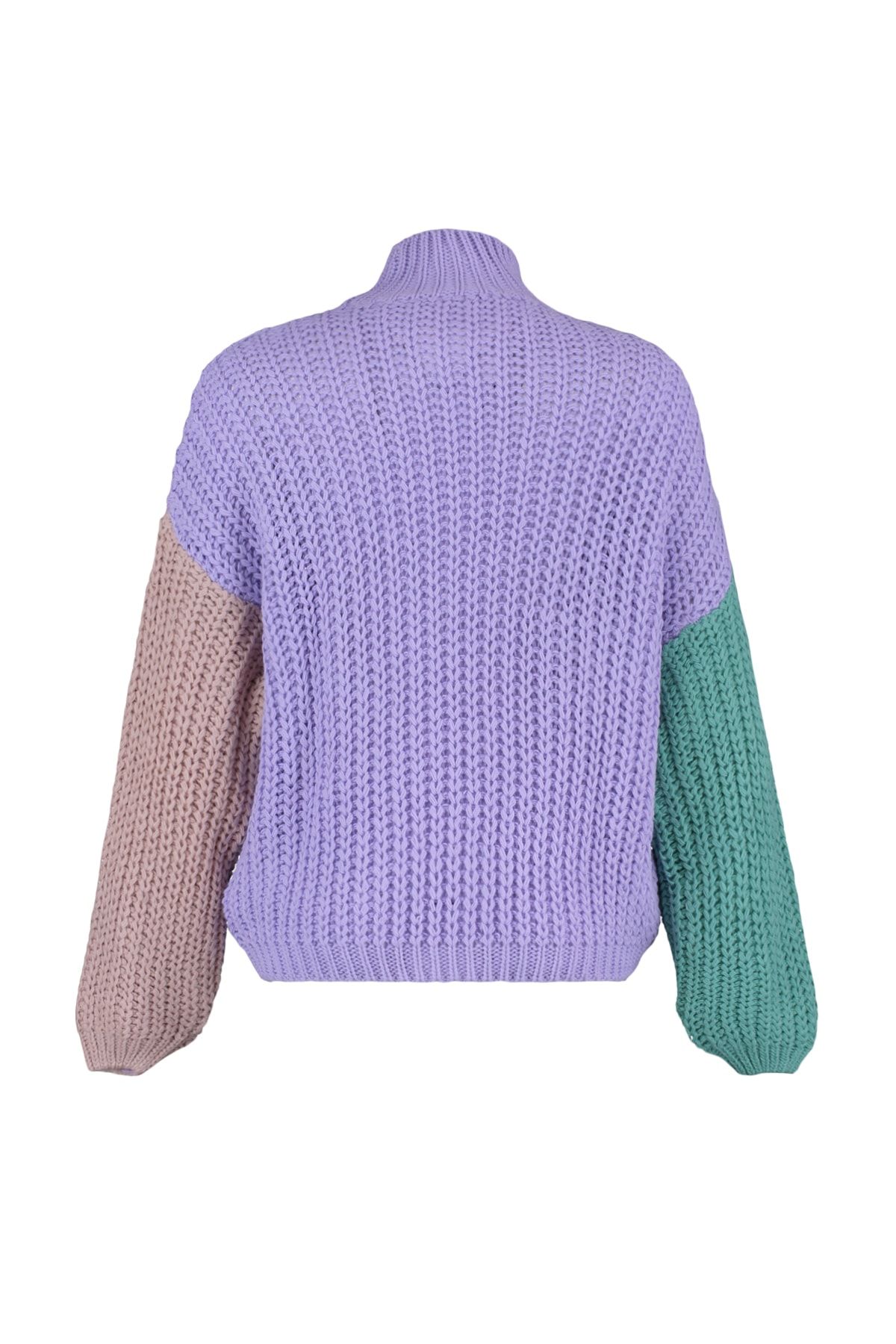 Trendyol Collection-Lilafarbener, weich strukturierter Strickpullover mit Farbblockdesign und weiter Passform TWOAW21KZ0271 6
