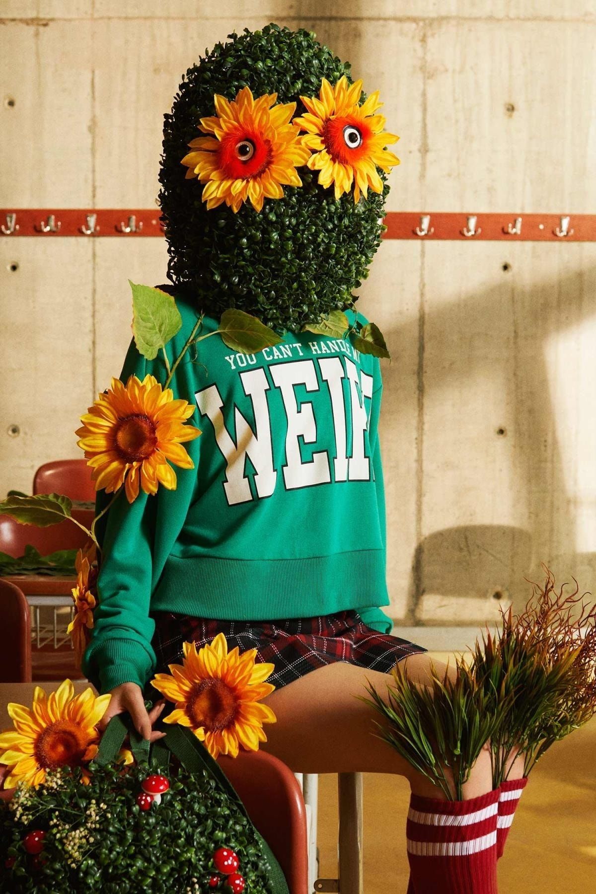 Defacto Slogan Printed Hooded Oversize Fit Crop Sweatshirt Trendyol