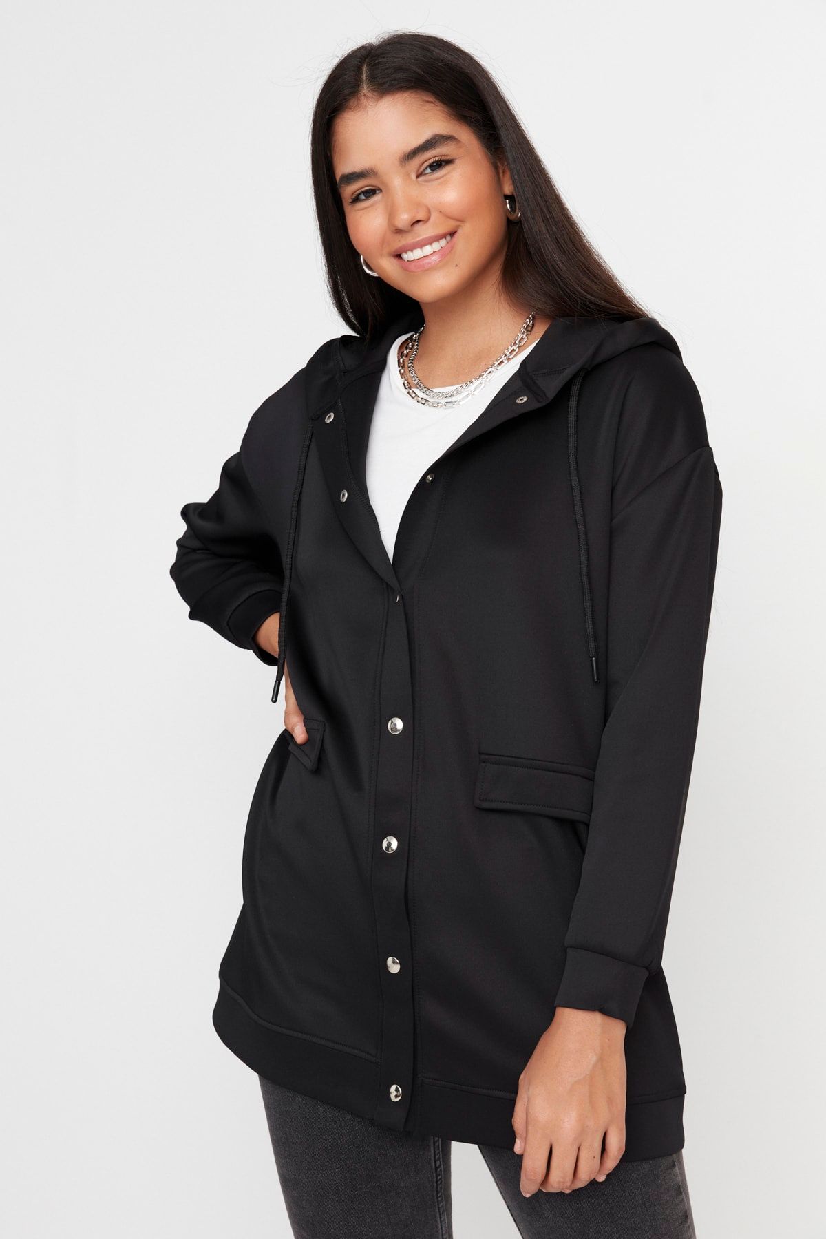 Trendyol Modest Siyah Kapüşonlu Cep Detaylı Scuba Örme Ceket Sweatshirt TCTAW23TW00219 PN10599
