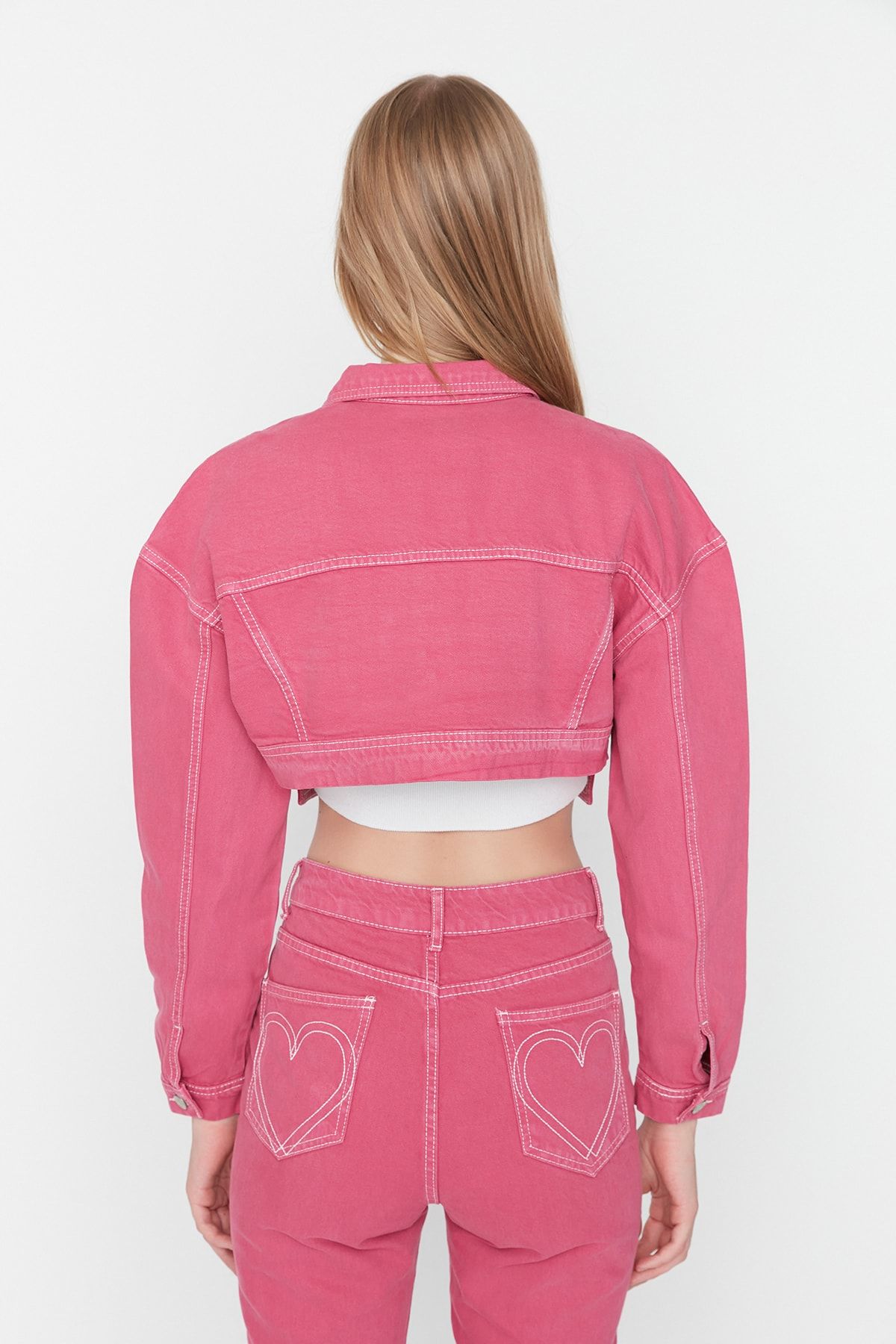 TRENDYOLMİLLA Pembe Dikiş Detaylı Crop Denim Ceket TWOAW23CE00259 CE9793