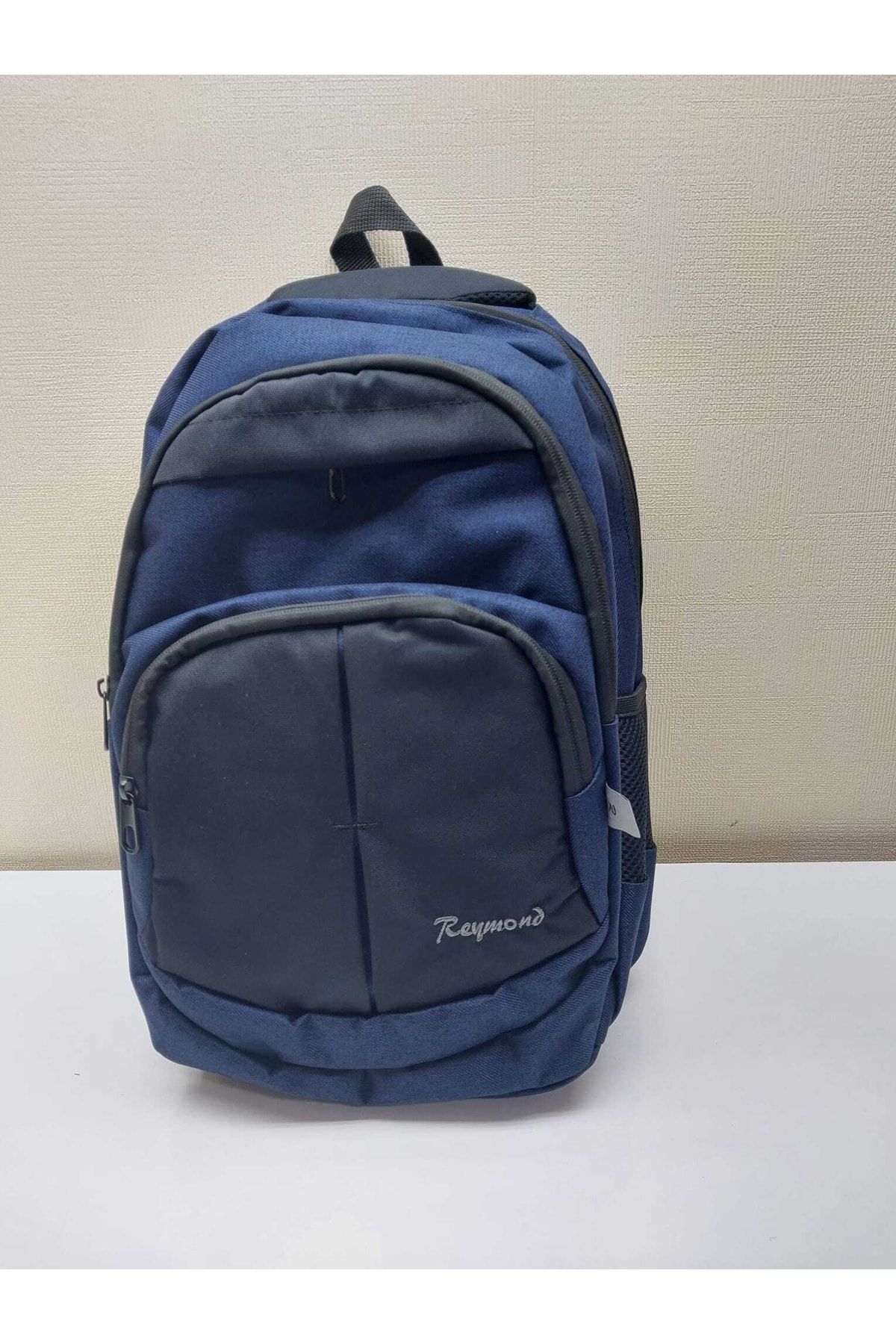 School bag store price 200