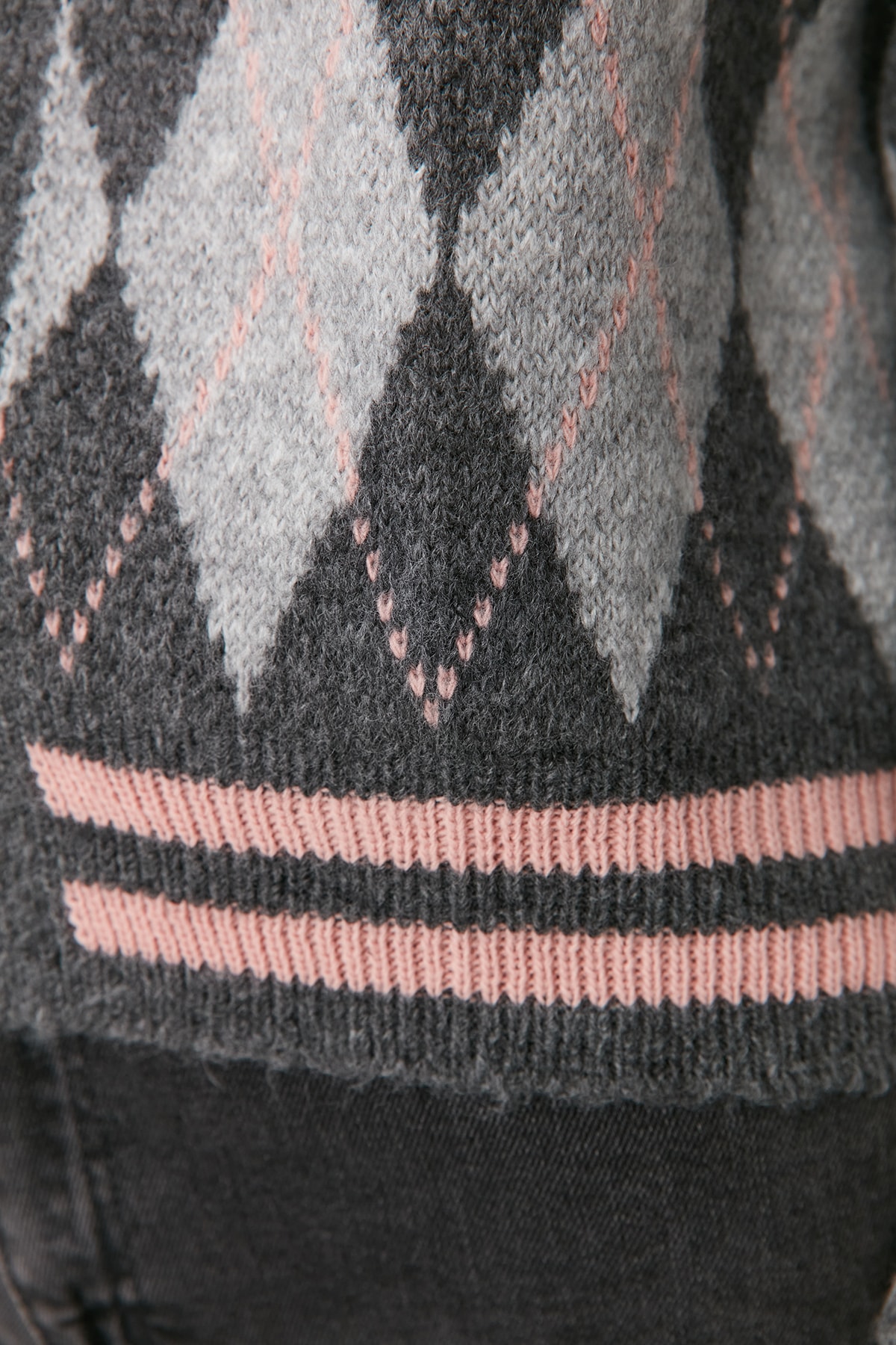 Trendyolmilla  Gri Yumuşak Dokulu Baklava Desenli Triko Hırka TWOAW23HI00596 - Görsel 4