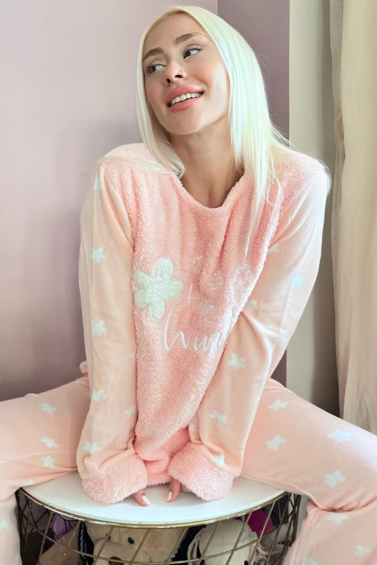 Pijamaevi Somon Hello Winter Desenli Kadın Peluş Pijama Takımı