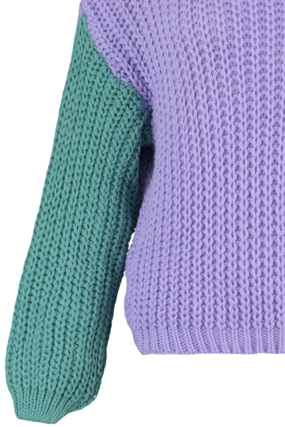 Trendyol Collection-Lilafarbener, weich strukturierter Strickpullover mit Farbblockdesign und weiter Passform TWOAW21KZ0271 8