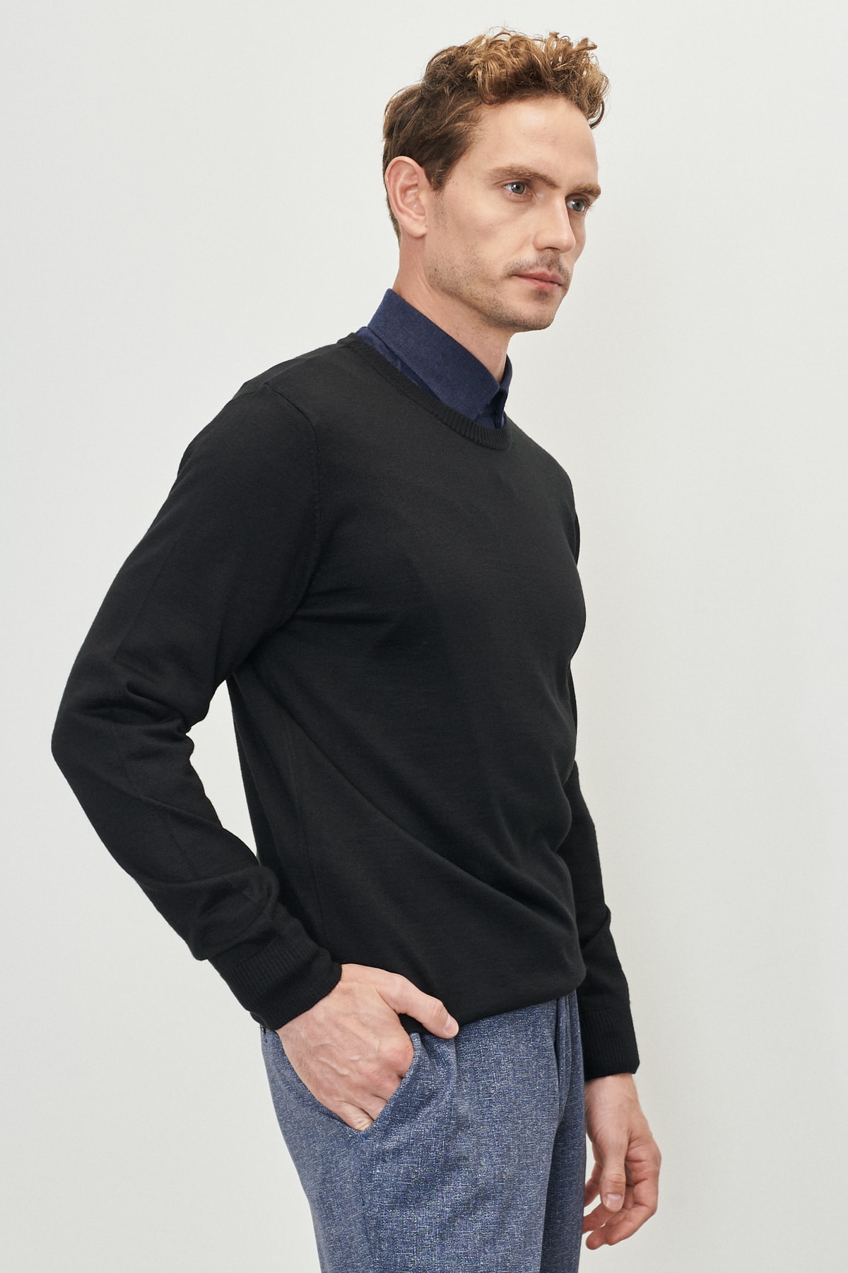 Erkek Siyah Standart Fit Normal Kesim Bisiklet Yaka Yünlü Rahat Triko Kazak