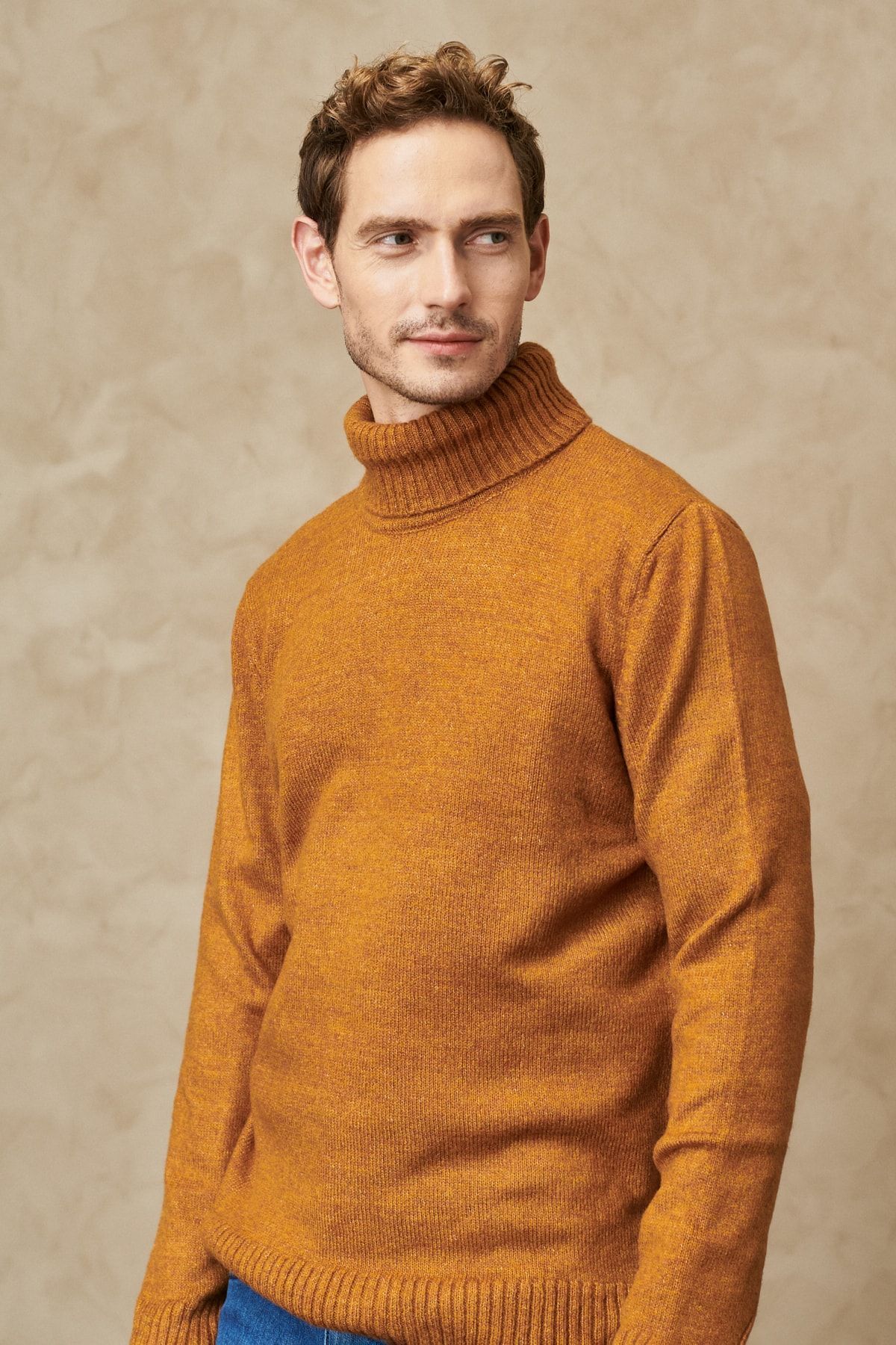 Mustard roll outlet neck mens