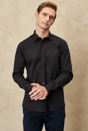Erkek Siyah Ütülemesi Kolay Slim Fit Dar Kesim Klasik Yaka Pamuklu Gömlek 4A2000000001