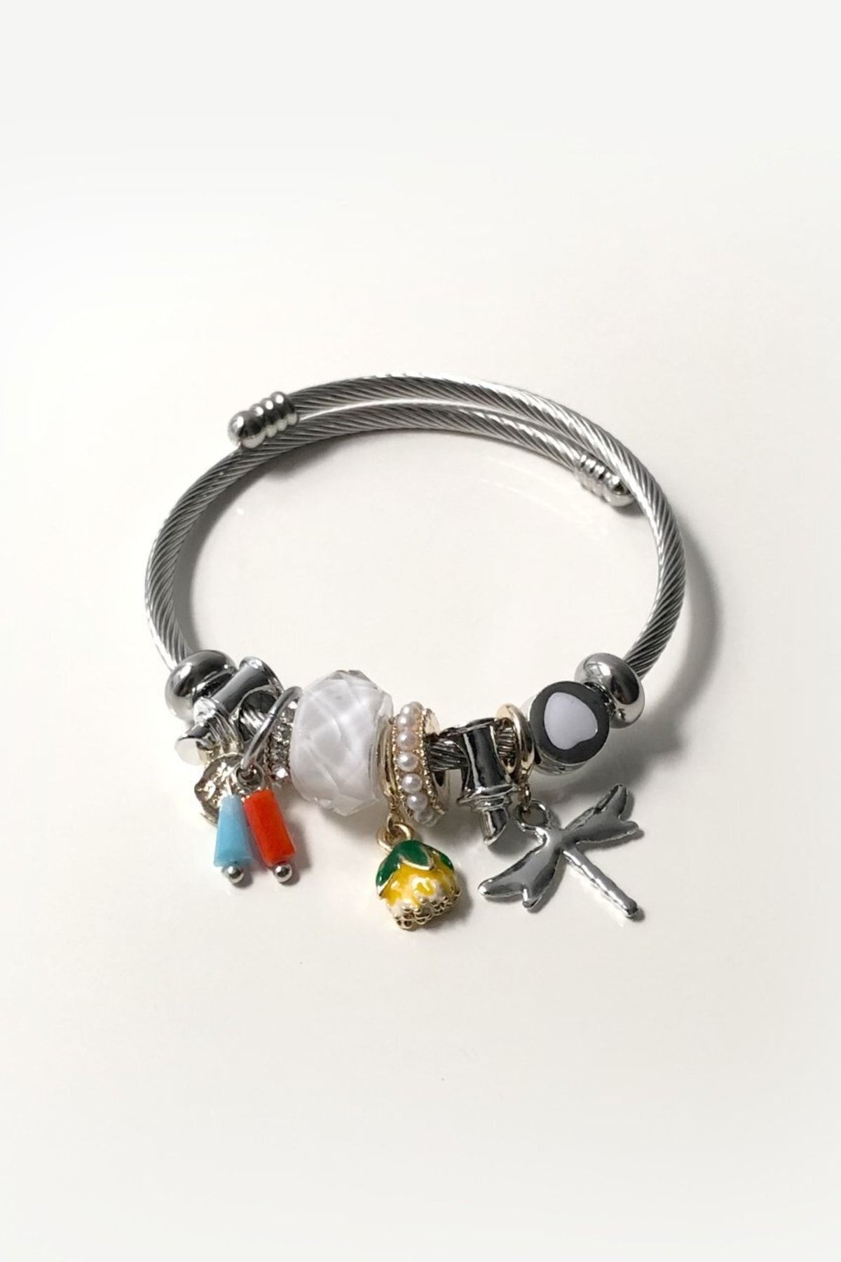 Teenage bracelet trend sale