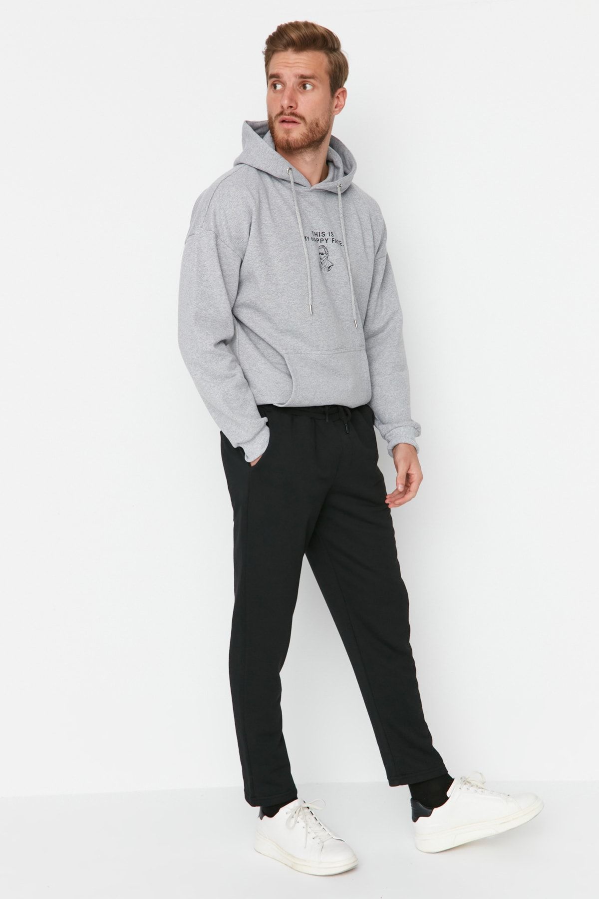 Trendyol Collection-Pantaloni de trening pentru bărbați, negri, cu ajustare normală TMNAW23EA00060 2